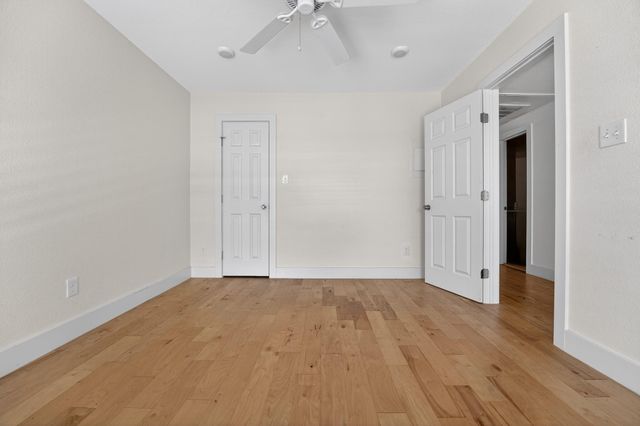909 Reinli ST 240, Austin, TX 78751