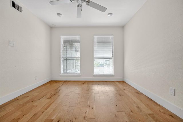 909 Reinli ST 240, Austin, TX 78751