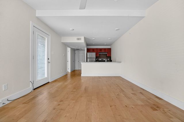 909 Reinli ST 240, Austin, TX 78751