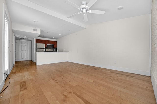 909 Reinli ST 240, Austin, TX 78751