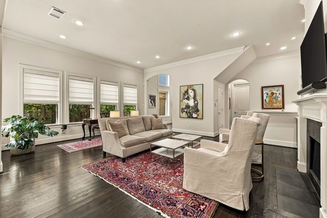 3710 Fairfax Avenue, Dallas, TX 75209
