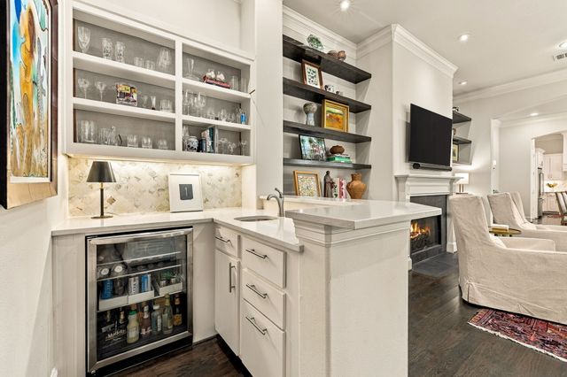 3710 Fairfax Avenue, Dallas, TX 75209