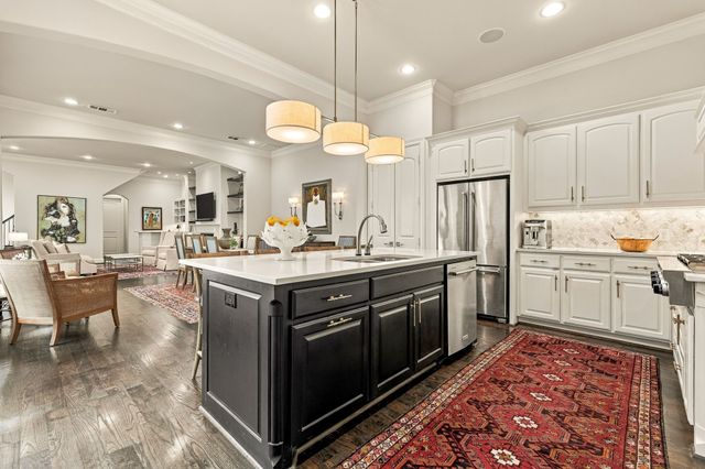 3710 Fairfax Avenue, Dallas, TX 75209