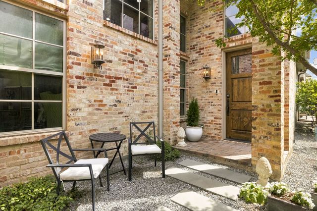 3710 Fairfax Avenue, Dallas, TX 75209