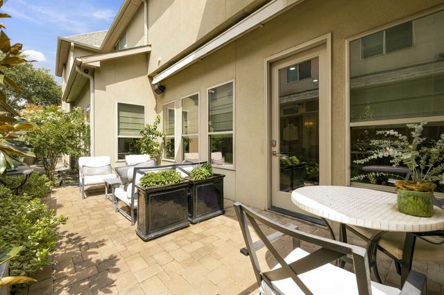3710 Fairfax Avenue, Dallas, TX 75209
