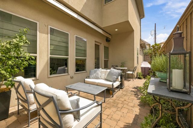3710 Fairfax Avenue, Dallas, TX 75209