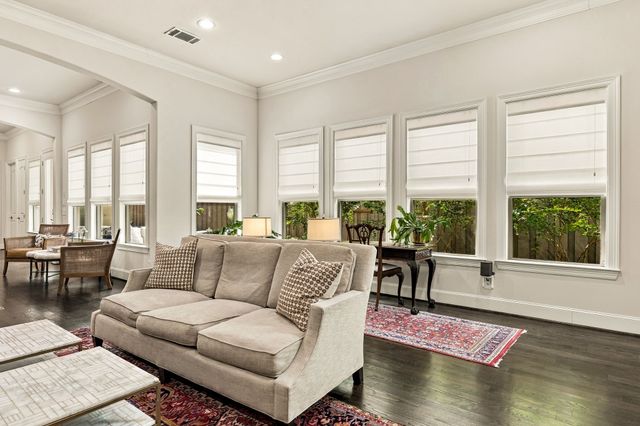 3710 Fairfax Avenue, Dallas, TX 75209