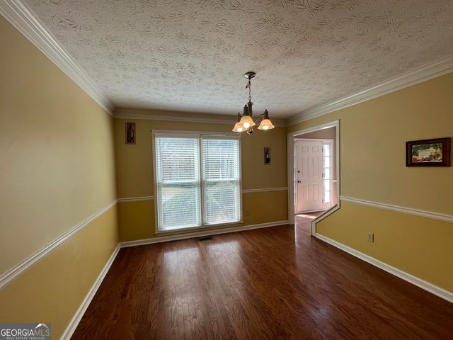 930 Cedar Bluff Trail SW, Lilburn, GA 30047