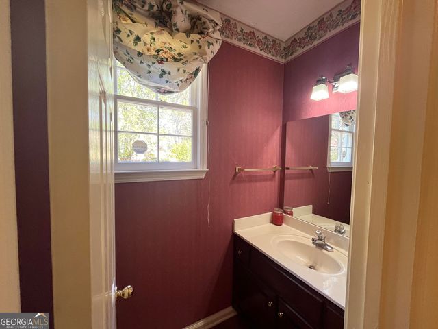 930 Cedar Bluff Trail SW, Lilburn, GA 30047