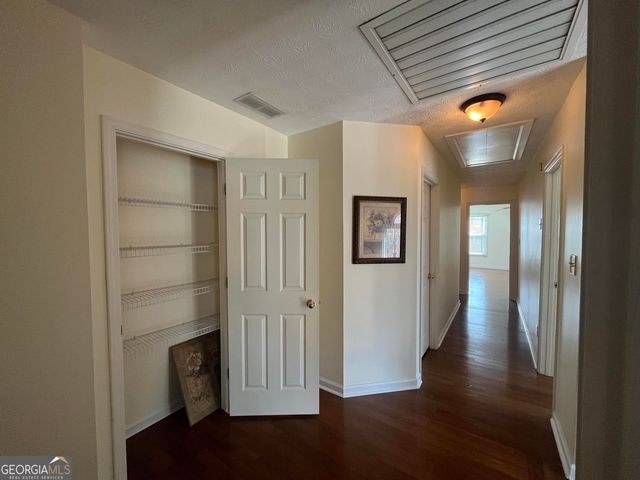 930 Cedar Bluff Trail SW, Lilburn, GA 30047