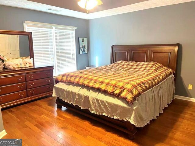 930 Cedar Bluff Trail SW, Lilburn, GA 30047