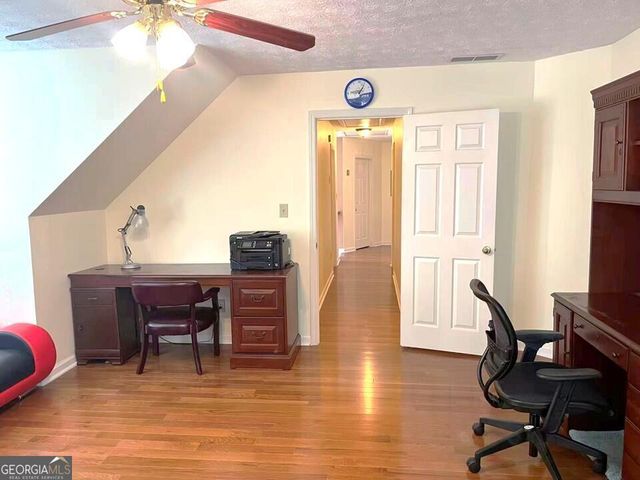 930 Cedar Bluff Trail SW, Lilburn, GA 30047