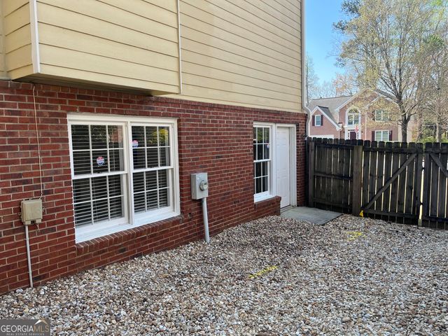 930 Cedar Bluff Trail SW, Lilburn, GA 30047