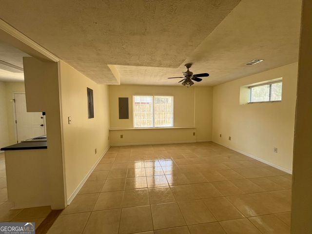 930 Cedar Bluff Trail SW, Lilburn, GA 30047