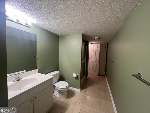 930 Cedar Bluff Trail SW, Lilburn, GA 30047