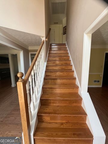 930 Cedar Bluff Trail SW, Lilburn, GA 30047