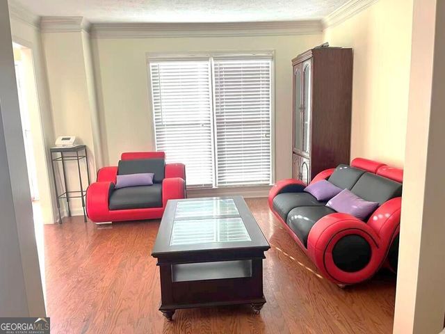 930 Cedar Bluff Trail SW, Lilburn, GA 30047