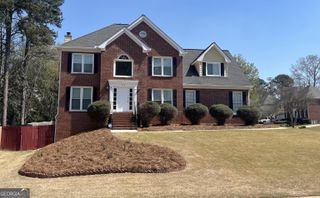 930 Cedar Bluff Trail SW, Lilburn, GA 30047