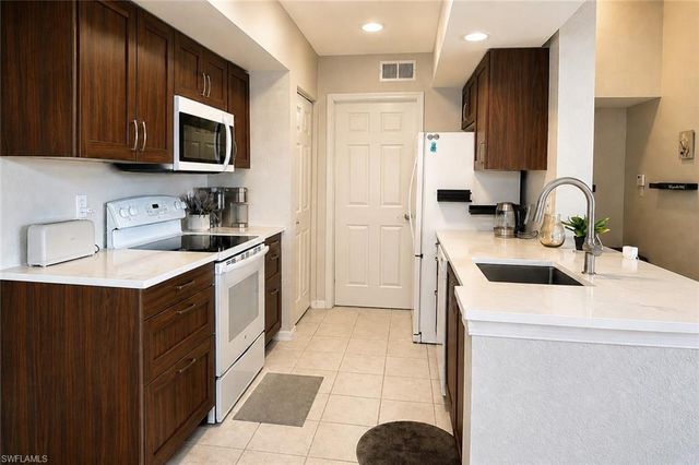 4620 Saint Croix LN 935, Naples, FL 34109