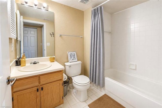 4620 Saint Croix LN 935, Naples, FL 34109