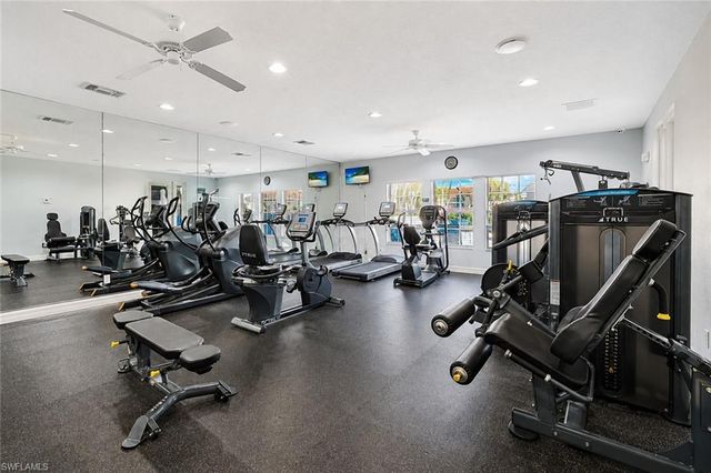 4620 Saint Croix LN 935, Naples, FL 34109