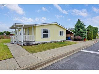 1015 OAK St 74, Silverton, OR 97381