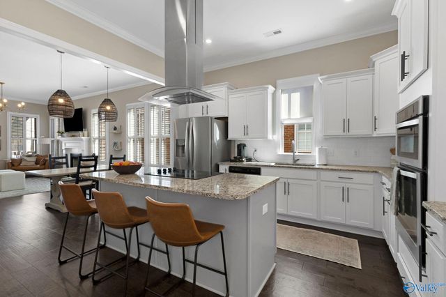 77 Hillcrest Avenue, Huntsville, AL 35806