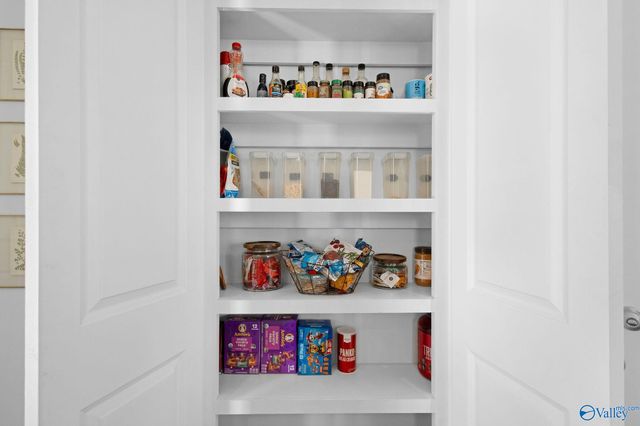 77 Hillcrest Avenue, Huntsville, AL 35806