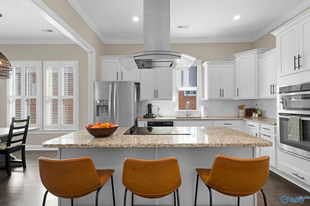 77 Hillcrest Avenue, Huntsville, AL 35806