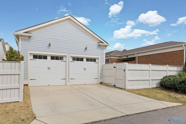 77 Hillcrest Avenue, Huntsville, AL 35806