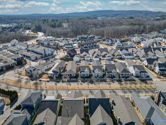 77 Hillcrest Avenue, Huntsville, AL 35806