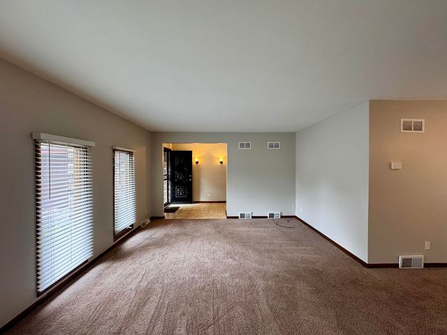 17945 Maple Street, Lansing, IL 60438