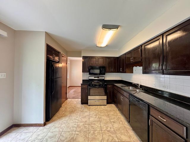 17945 Maple Street, Lansing, IL 60438