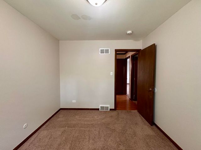 17945 Maple Street, Lansing, IL 60438