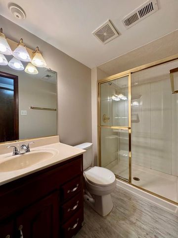 17945 Maple Street, Lansing, IL 60438