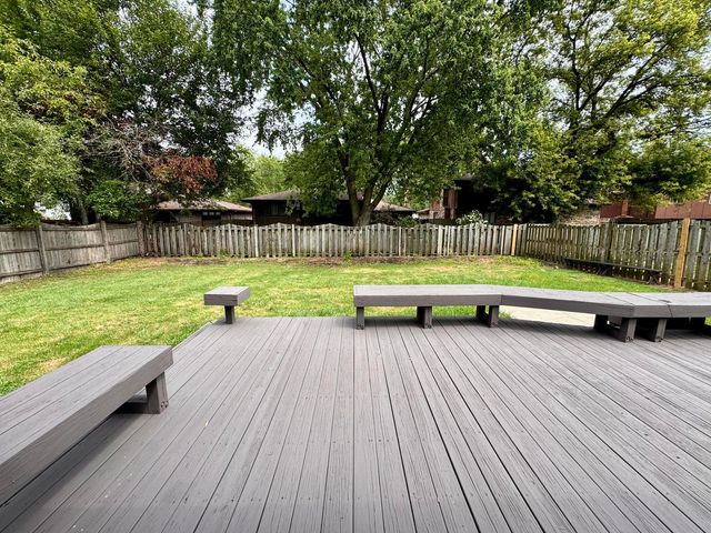 17945 Maple Street, Lansing, IL 60438