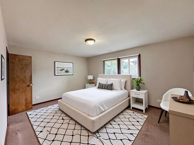 17945 Maple Street, Lansing, IL 60438