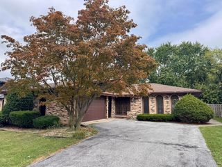 17945 Maple Street, Lansing, IL 60438