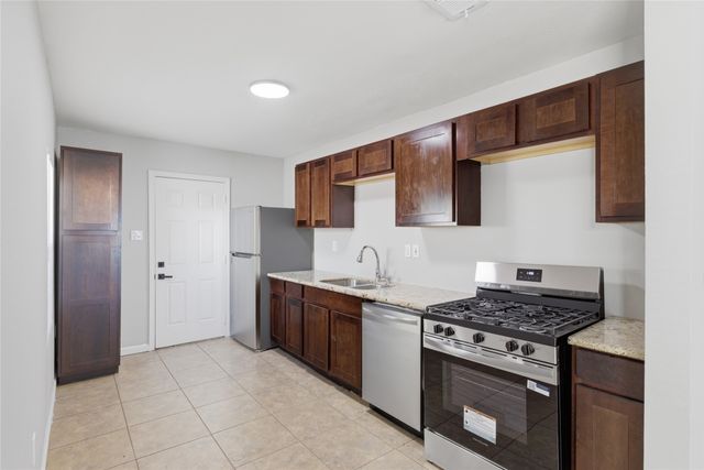 2211 Wilbur Street, Dallas, TX 75224