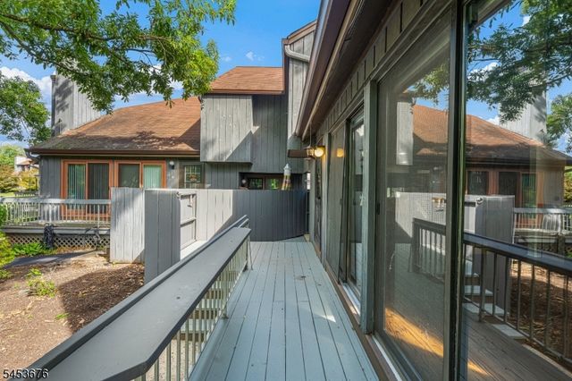 299 Gemini Dr 4D, Hillsborough Twp., NJ 08844