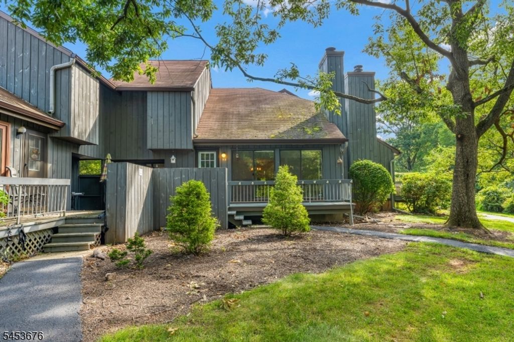 299 Gemini Dr 4D, Hillsborough Twp., NJ 08844