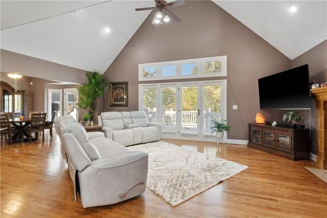 705 Broadway Avenue, Richmond, MO 64085