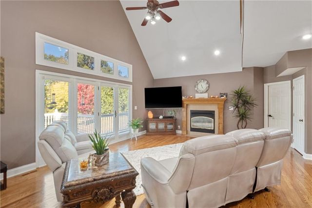 705 Broadway Avenue, Richmond, MO 64085
