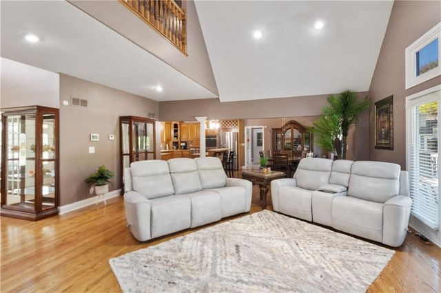 705 Broadway Avenue, Richmond, MO 64085