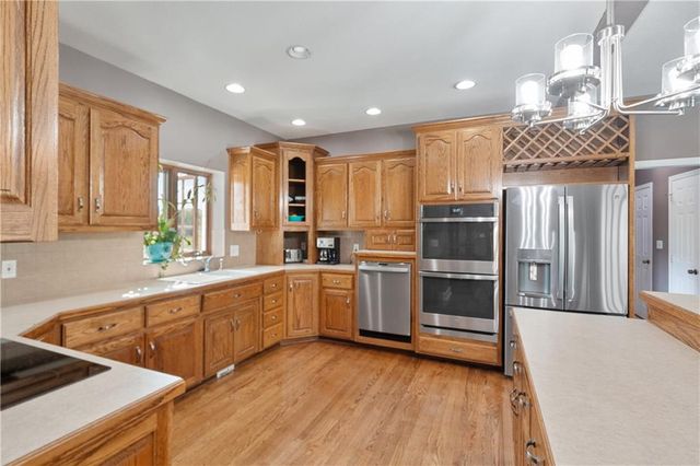 705 Broadway Avenue, Richmond, MO 64085