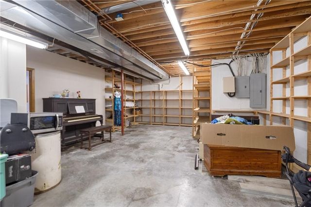 705 Broadway Avenue, Richmond, MO 64085