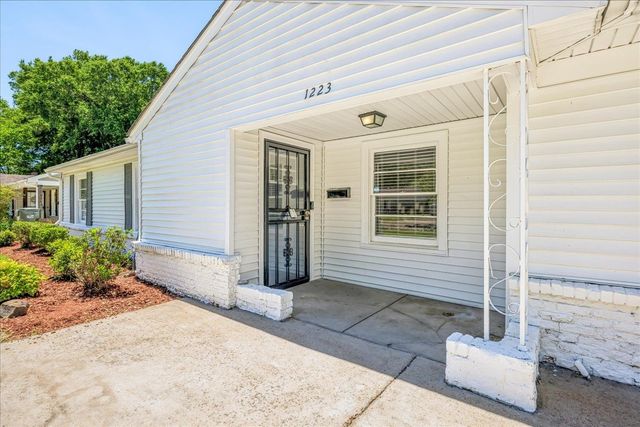 1223 S PERKINS RD S, Memphis, TN 38117