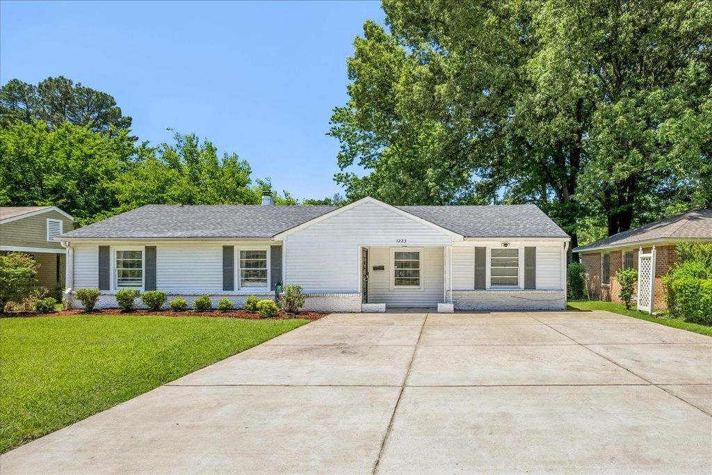 1223 S PERKINS RD S, Memphis, TN 38117