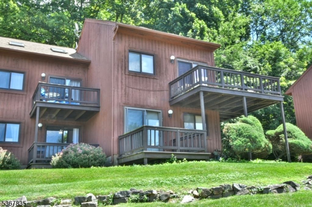 3 Deer Valley Ln, Vernon Twp., NJ 07462