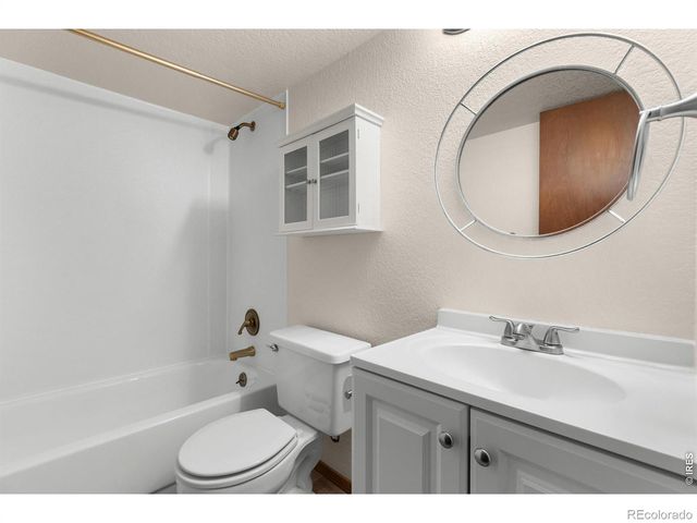 809 Zweck Court, Longmont, CO 80503